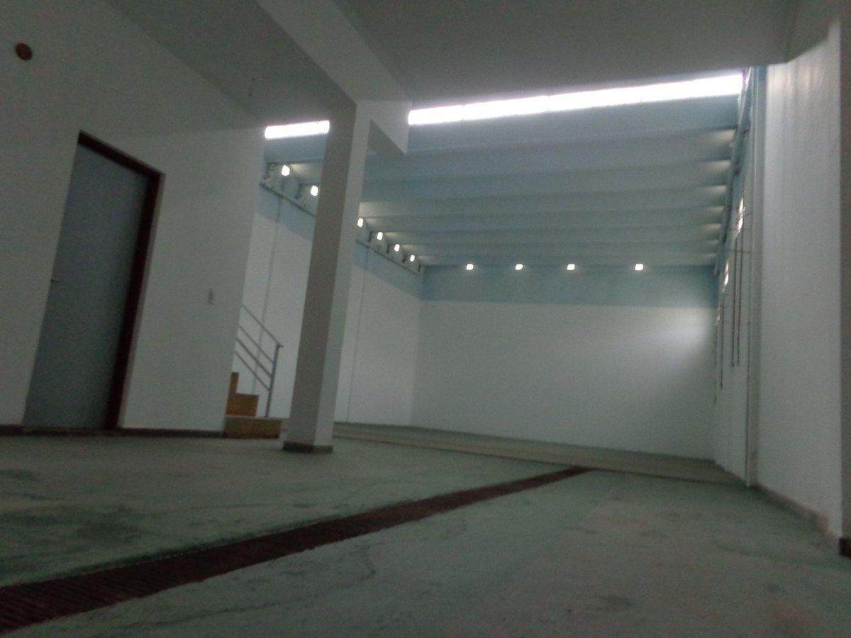 Foto de VENTA GALPON CON 2 DEPARTAMENTOS - SAN CARLOS-CBA, imagen 4