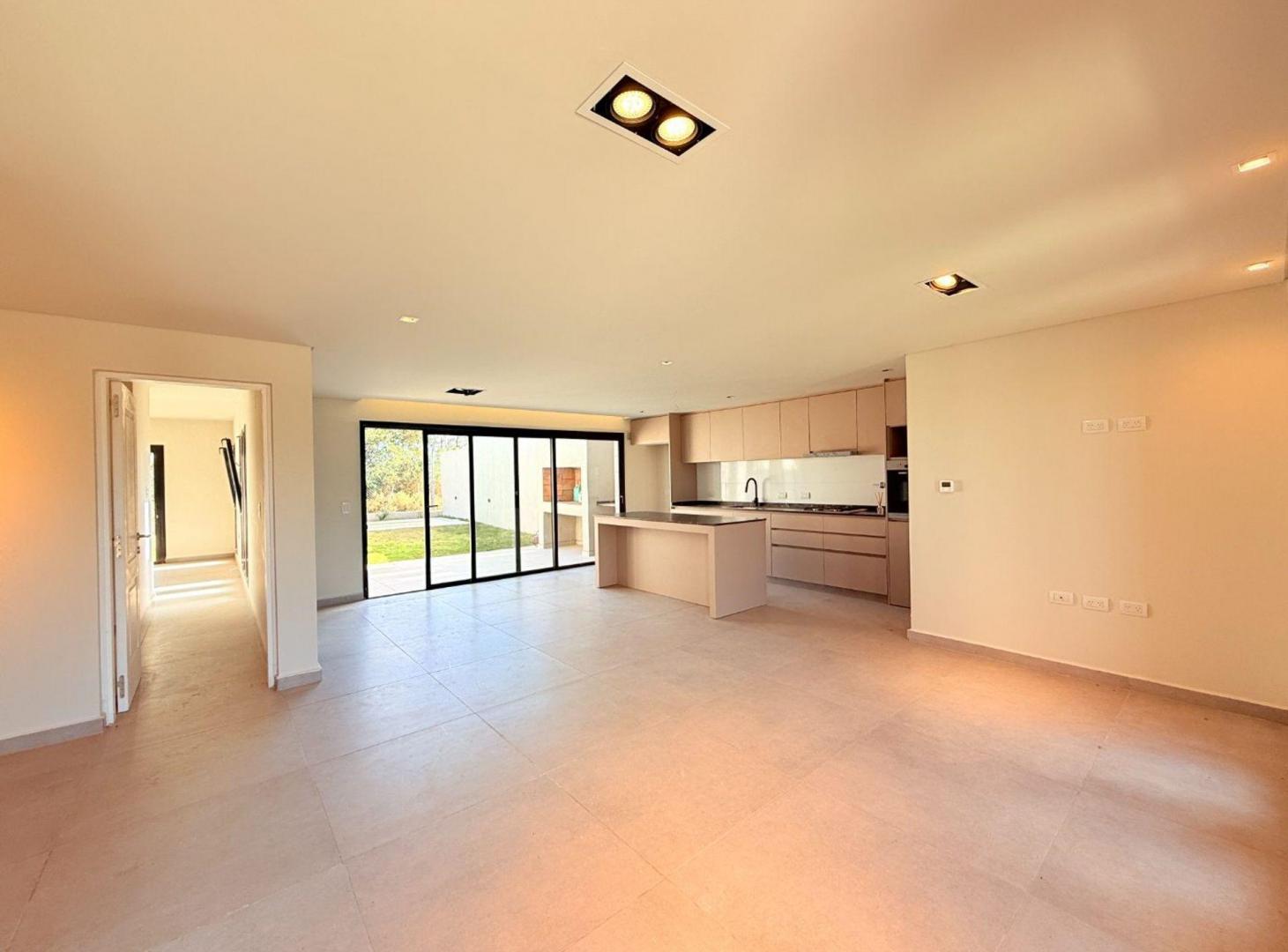 Foto de VENTA CASA DOS DORMITORIOS C/ PILETA DOCTA CÓRDOBA, imagen 2