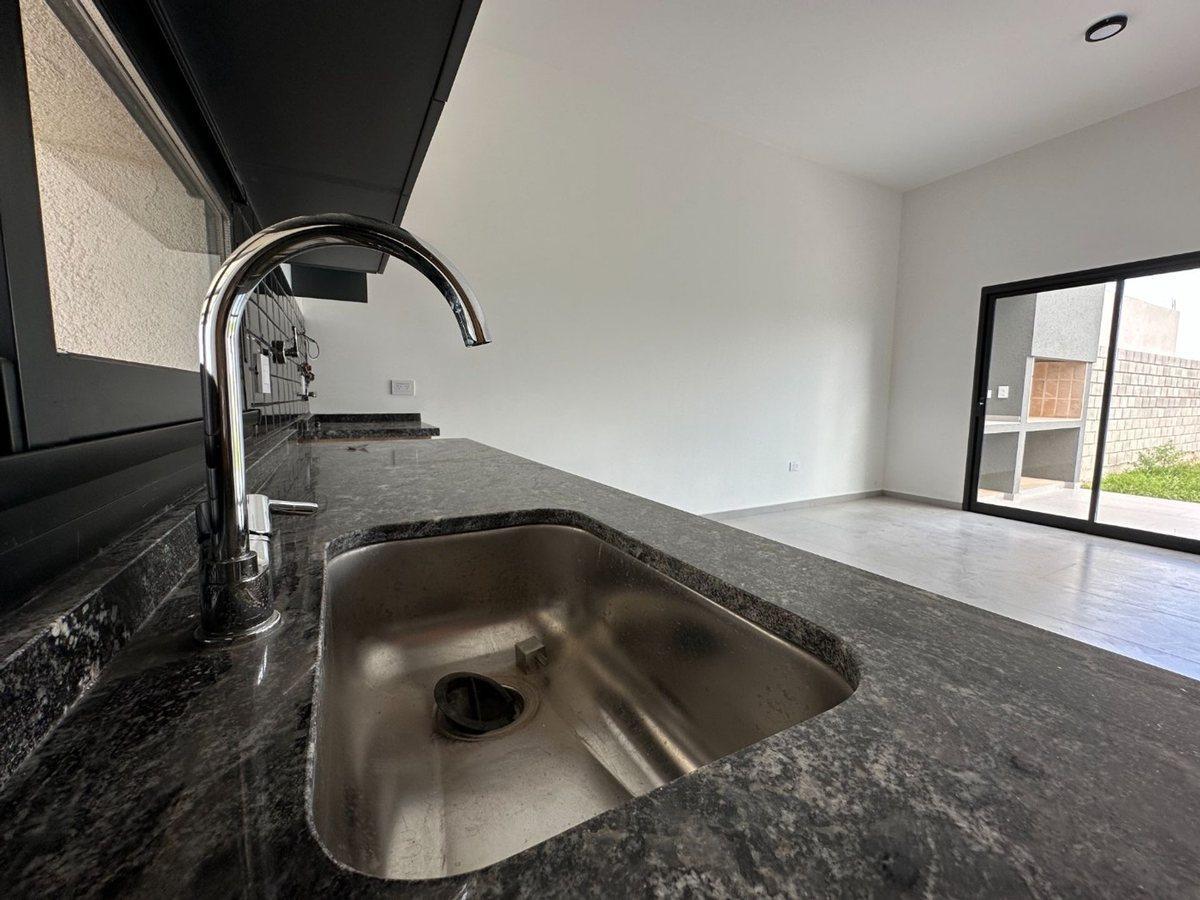 Foto de VENTA CASA A ESTRENAR NOBU TOWN DOCTA URBANIZACION, imagen 4