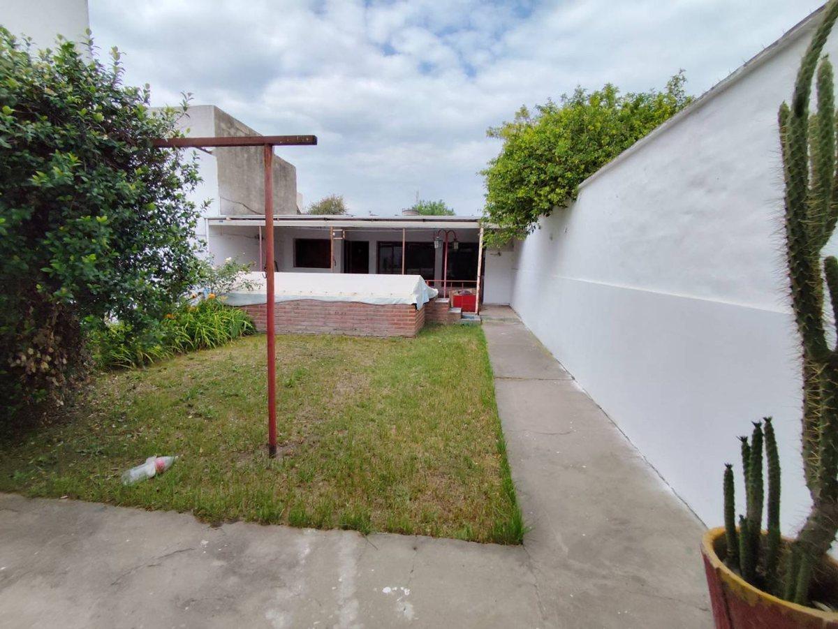 Foto de VENTA CASA 4 DORMITORIO ZONA SUR CORDOBA ESCRITURA, imagen 5