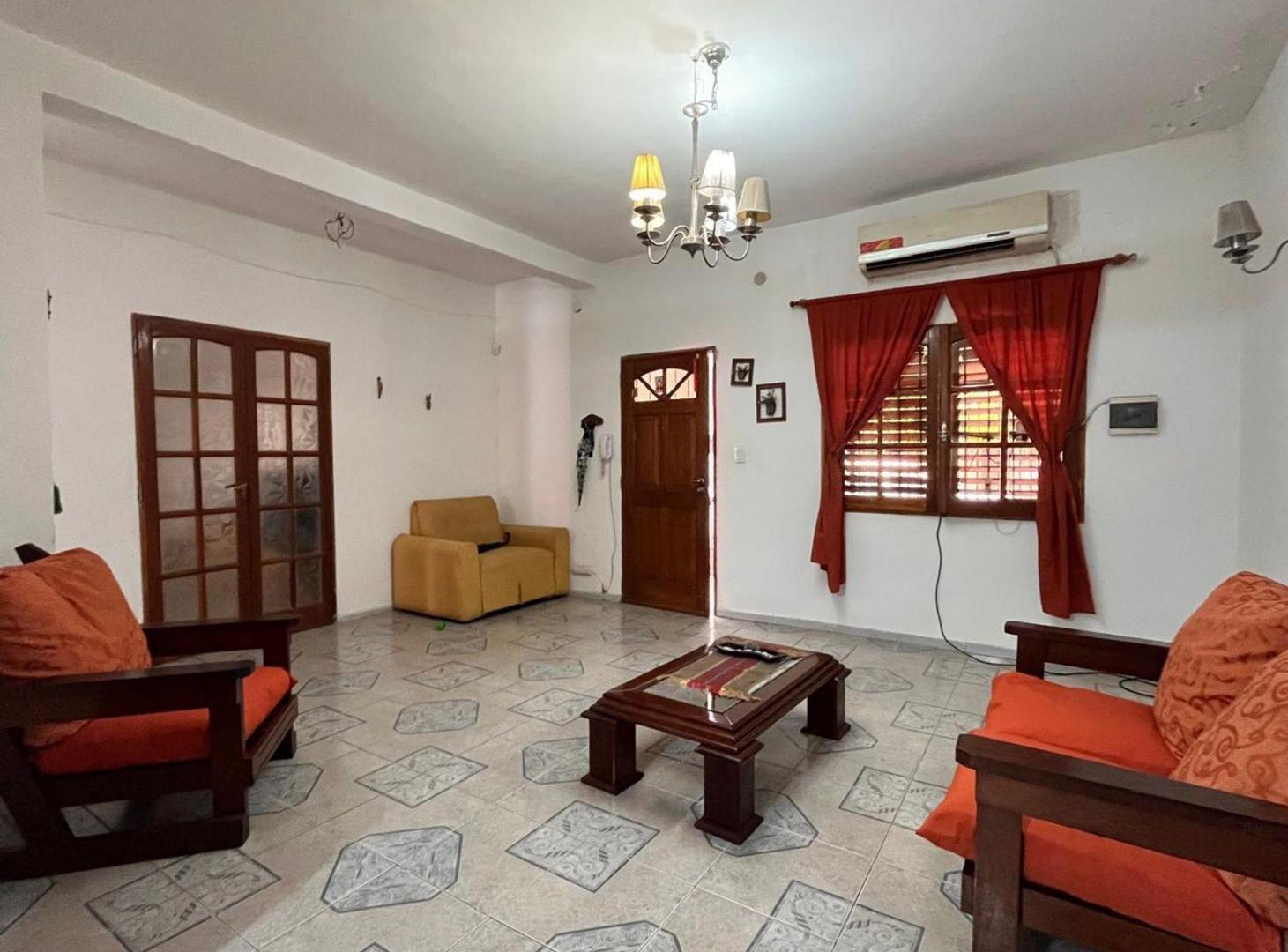 Foto de VENTA CASA 3 DORM COCHERA Y PILETA TALLERES ESTE, imagen 5