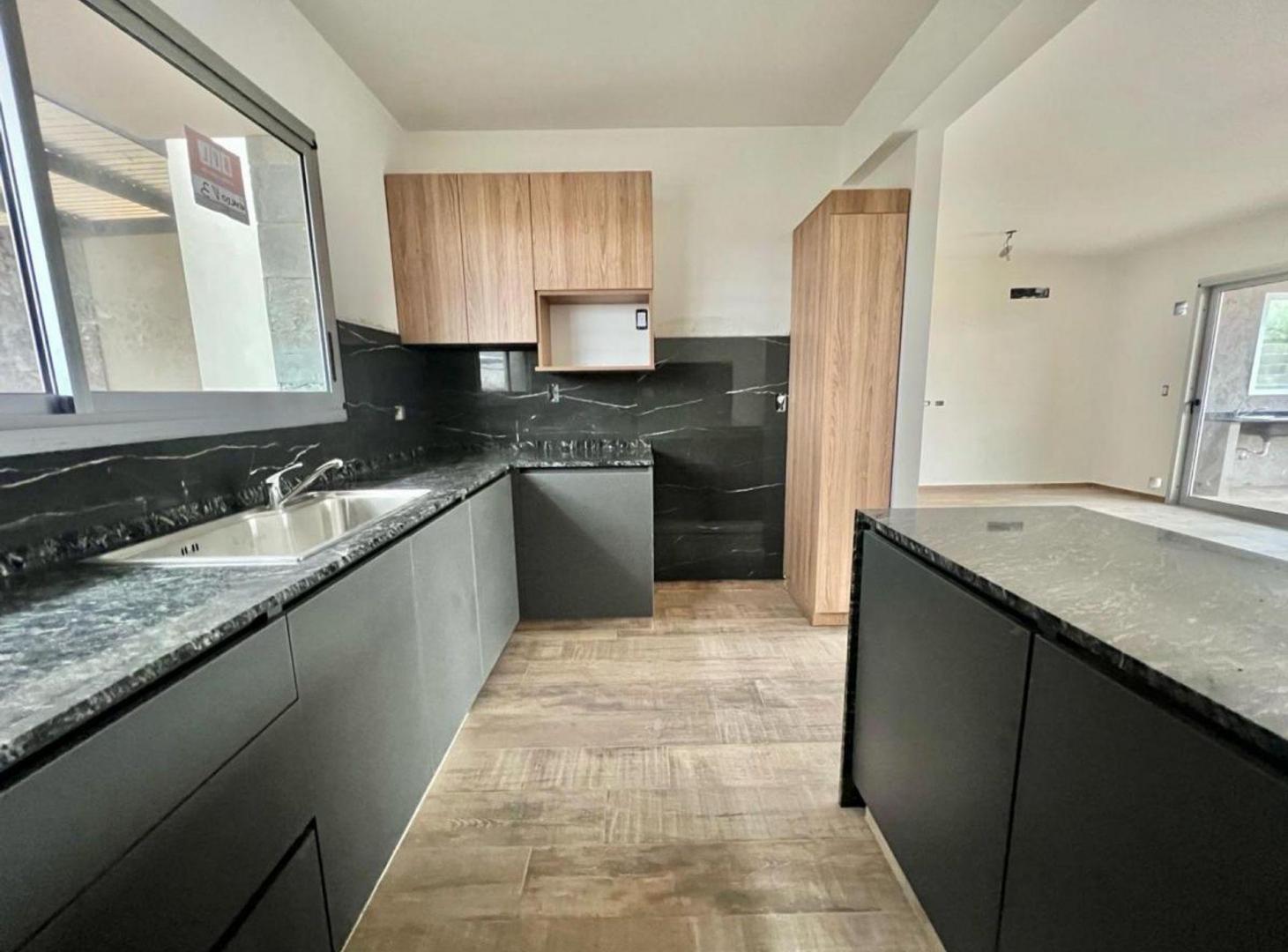 Foto de VENTA CASA 3 DORM TERRAZAS DE MANANTIALES CBA, imagen 3