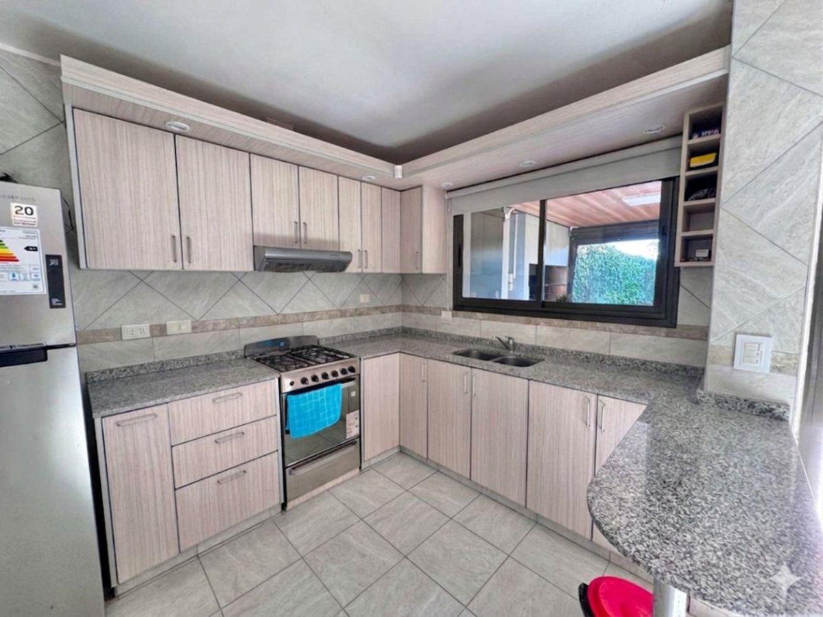 Foto de DUPLEX 3 DORMITORIOS CON PILETA COMARCA DE ALLENDE, imagen 2