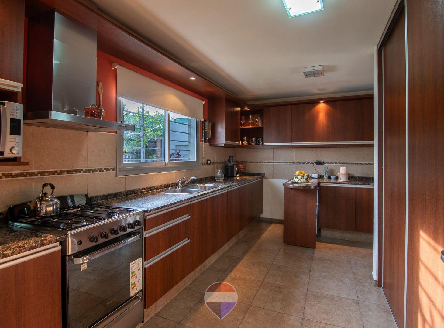 Foto de VENTA CASA 4 DORMITORIOS BARRIO AYACUCHO CÓRDOBA, imagen 4