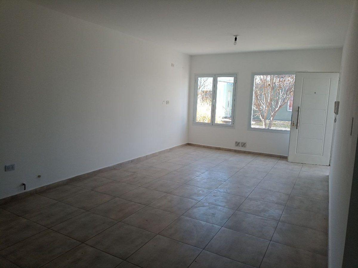 Foto de VENTA DUPLEX 2 DORMITORIOS VILLA ALLENDE CORDOBA, imagen 2