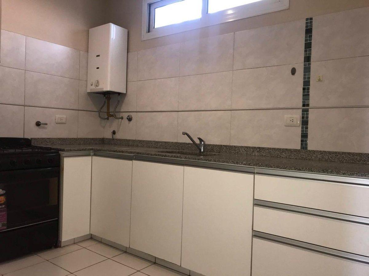 Foto de VENTA DUPLEX DE 2 DORM BARRIO SAN MARTIN CORDOBA, imagen 4
