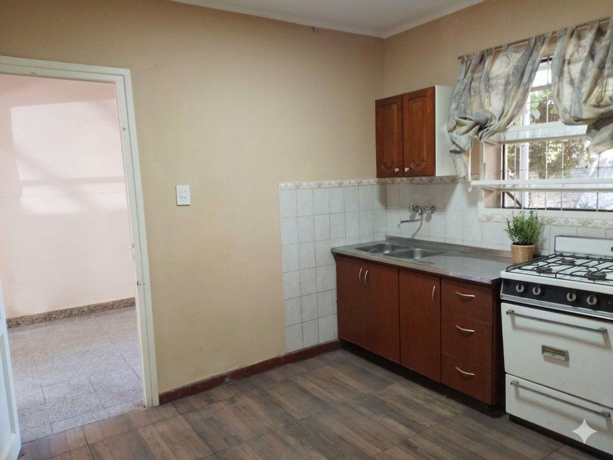 Foto de VENTA CASA 2 DORMI ALBERDI, imagen 1
