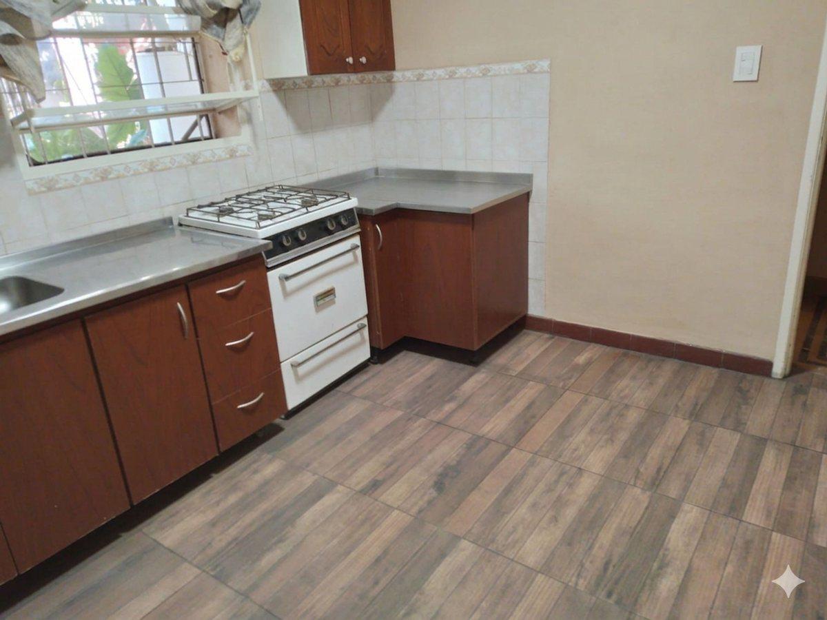 Foto de VENTA CASA 2 DORMI ALBERDI, imagen 4