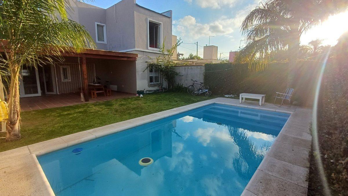 Foto de Venta Casa 3 Dormitorios con pileta Sta Isabel Cba, imagen 3