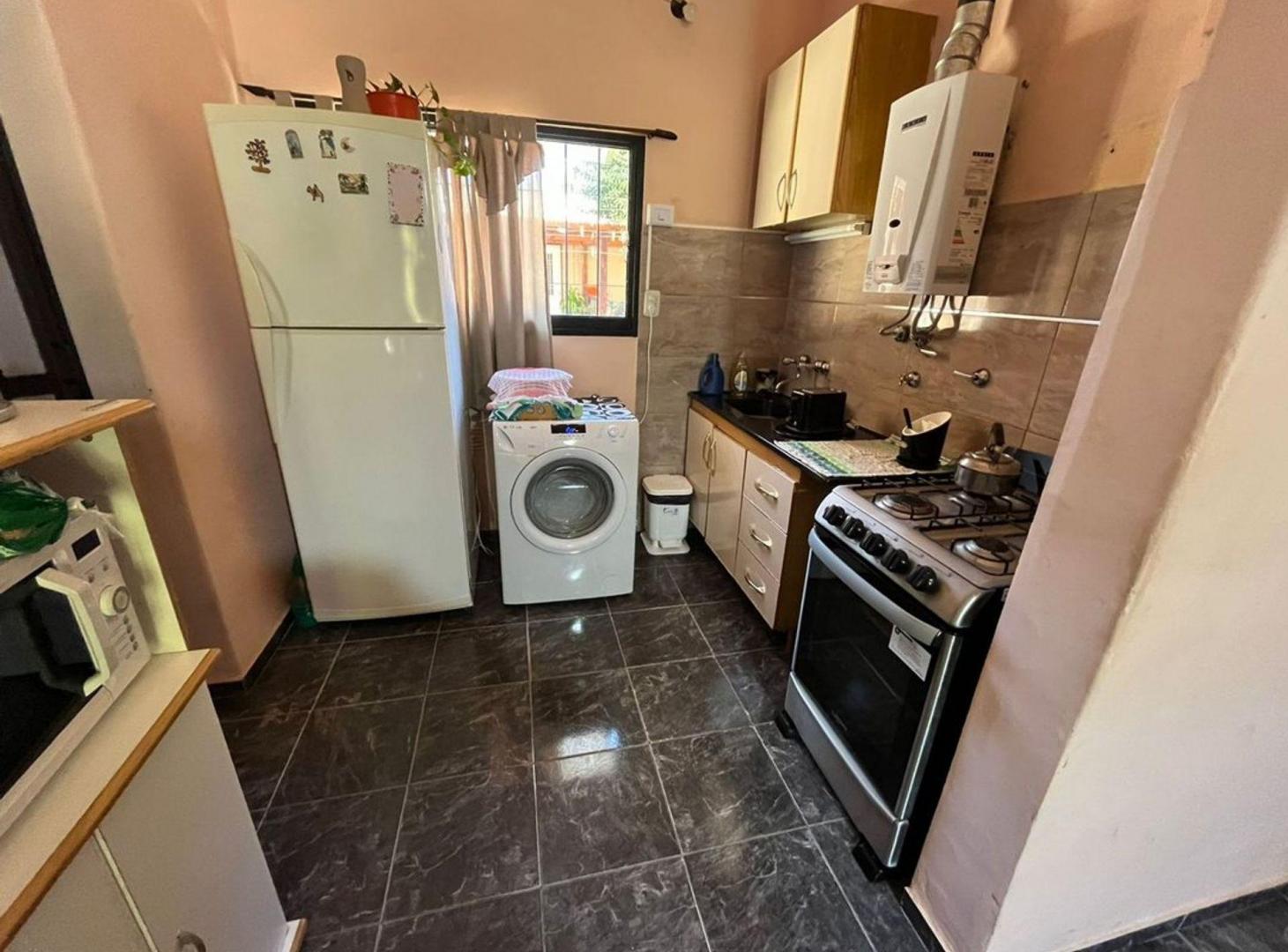 Foto de VENTA CASA 3 DORM + CASA 2 DORM EN PQE. LICEO 1RA, imagen 2