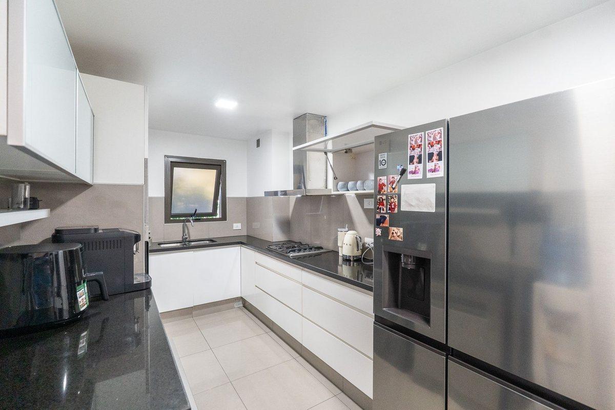 Foto de VENTA DEPTO PB 3 DORMI 2 COCHERA CASONAS DEL CERRO, imagen 3