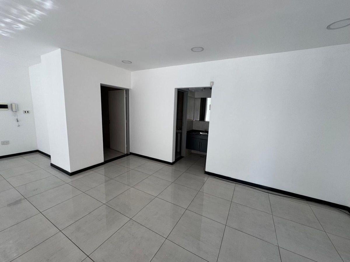 Foto de Venta Local Comercial Obispo Trejo 1305, imagen 2