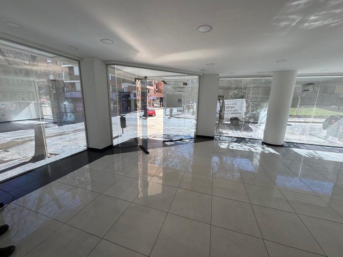 Foto de Venta Local Comercial Obispo Trejo 1305, imagen 4