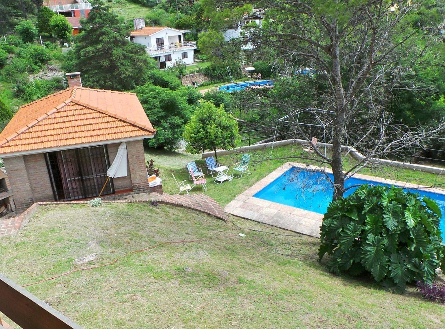 Foto de VENTA CASA+ DPTO+ PILETA VILLA PARQUE SIQUIMAN CBA, imagen 5