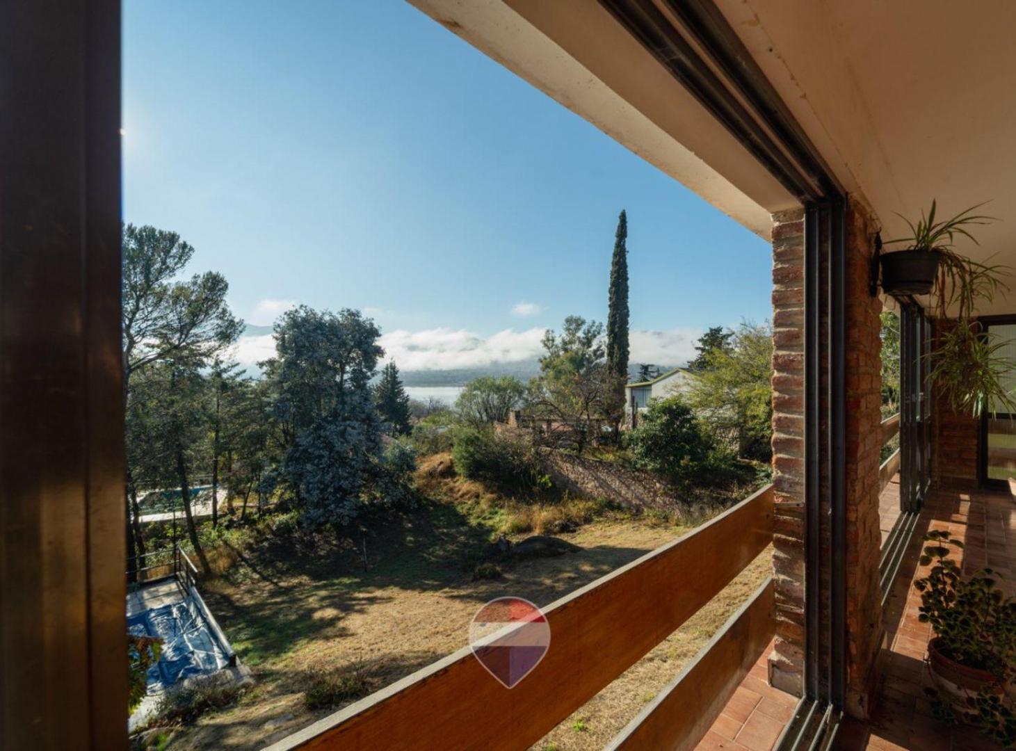 Foto de VENTA CASA+ DPTO+ PILETA VILLA PARQUE SIQUIMAN CBA, imagen 4