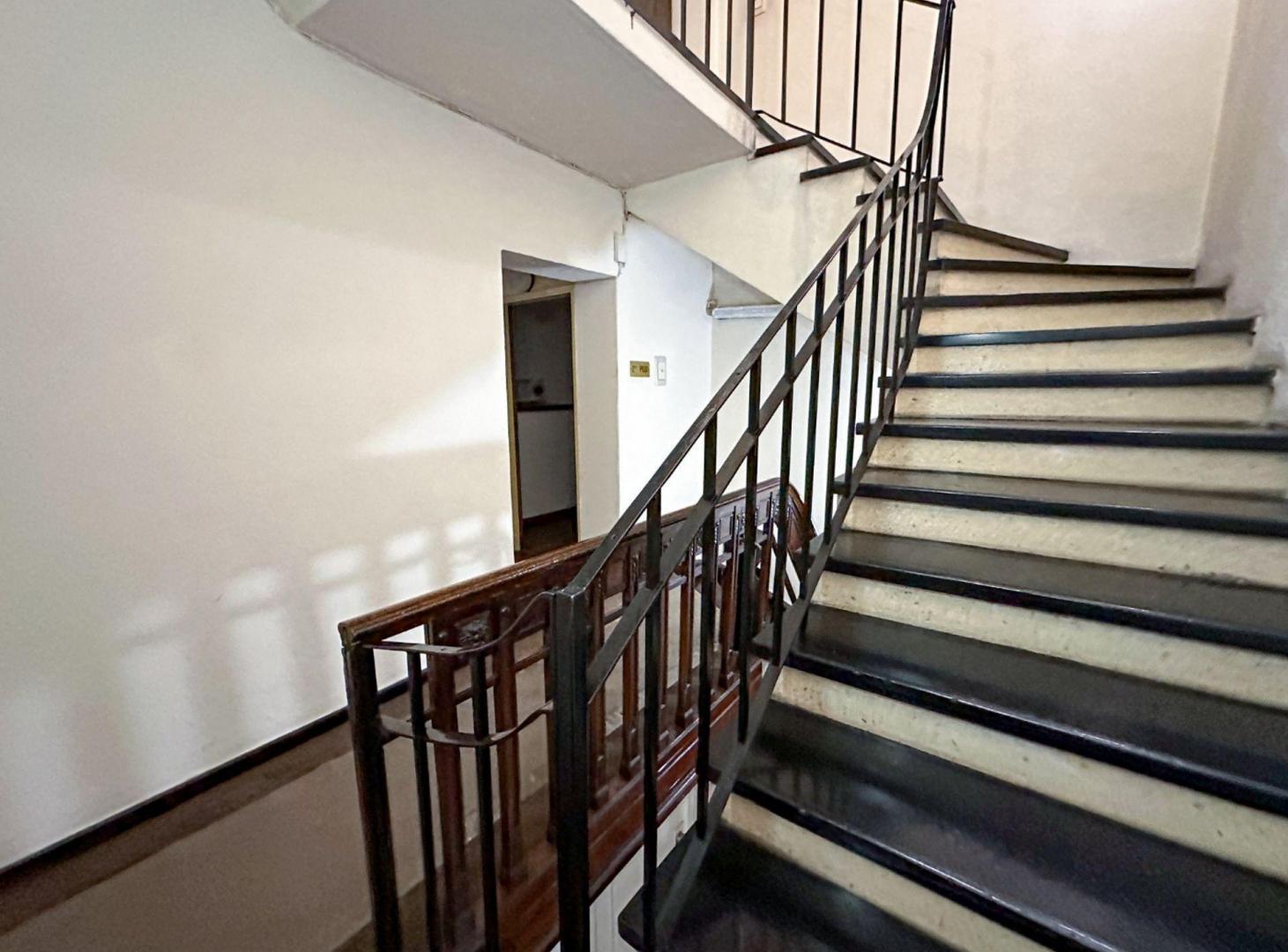 Foto de VENTA EDIFICIO SOBRE VELEZ SARSFIELD, imagen 4