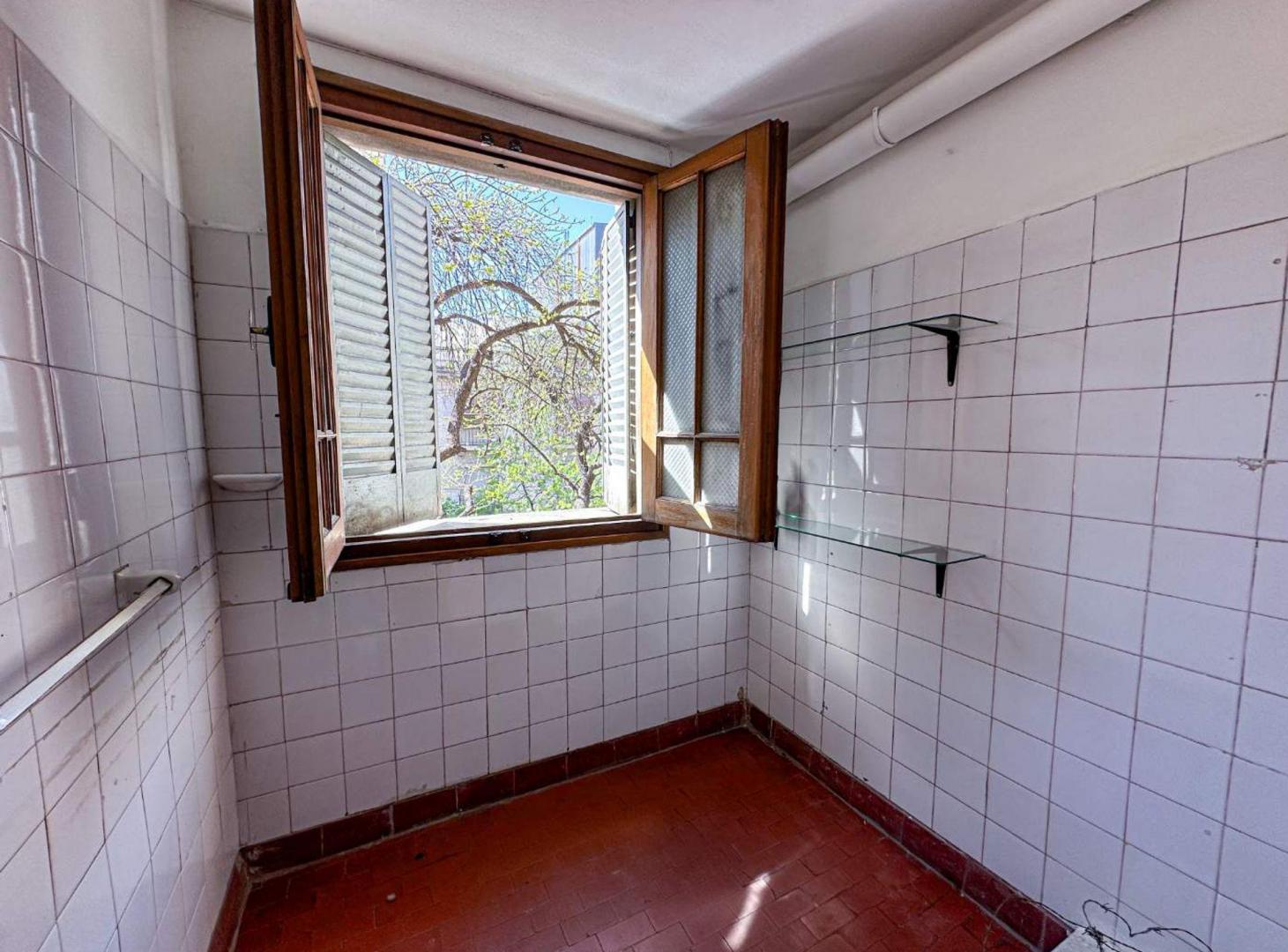 Foto de VENTA EDIFICIO SOBRE VELEZ SARSFIELD, imagen 3