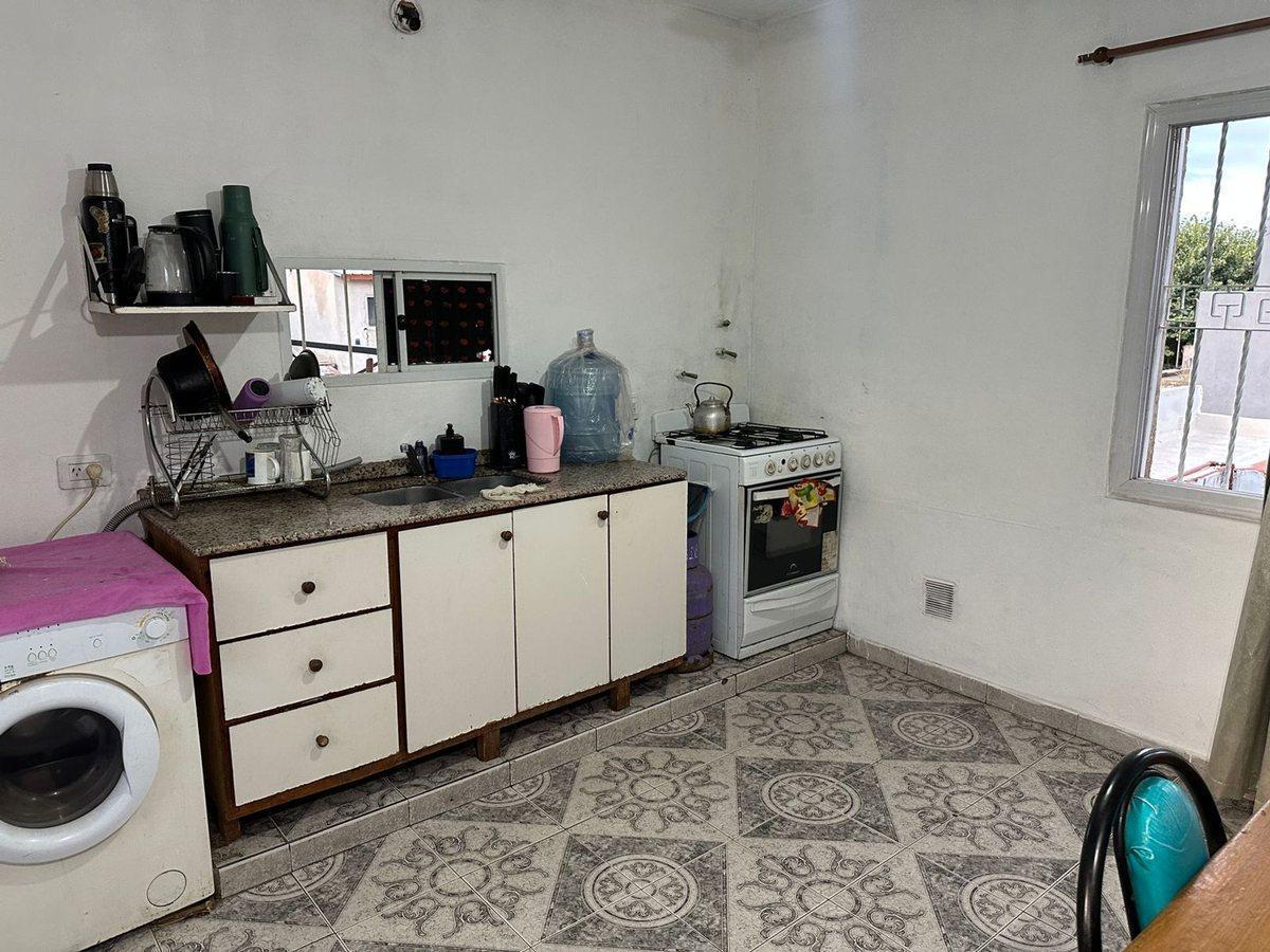 Foto de VENTA CASA 2 DOR + COCHERA + DPTO B° CABILDO, imagen 4