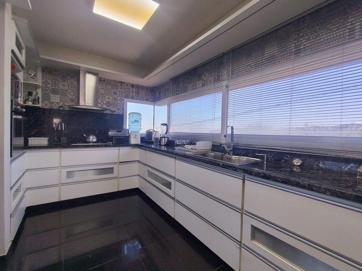 Foto de VENTA CASA 5 DORM C/PI COUNTRY CINCO LOMAS CBA, imagen 3