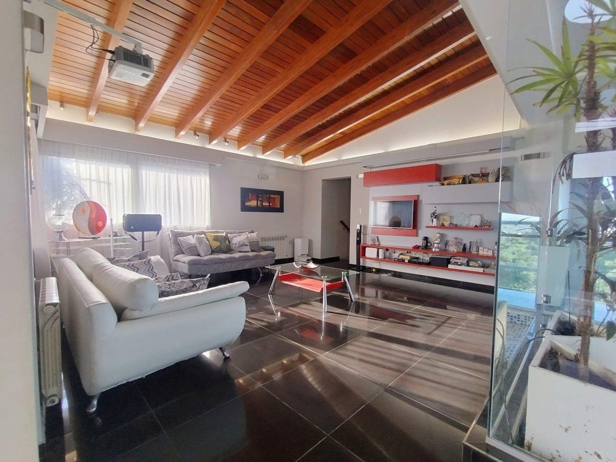 Foto de VENTA CASA 5 DORM C/PI COUNTRY CINCO LOMAS CBA, imagen 1