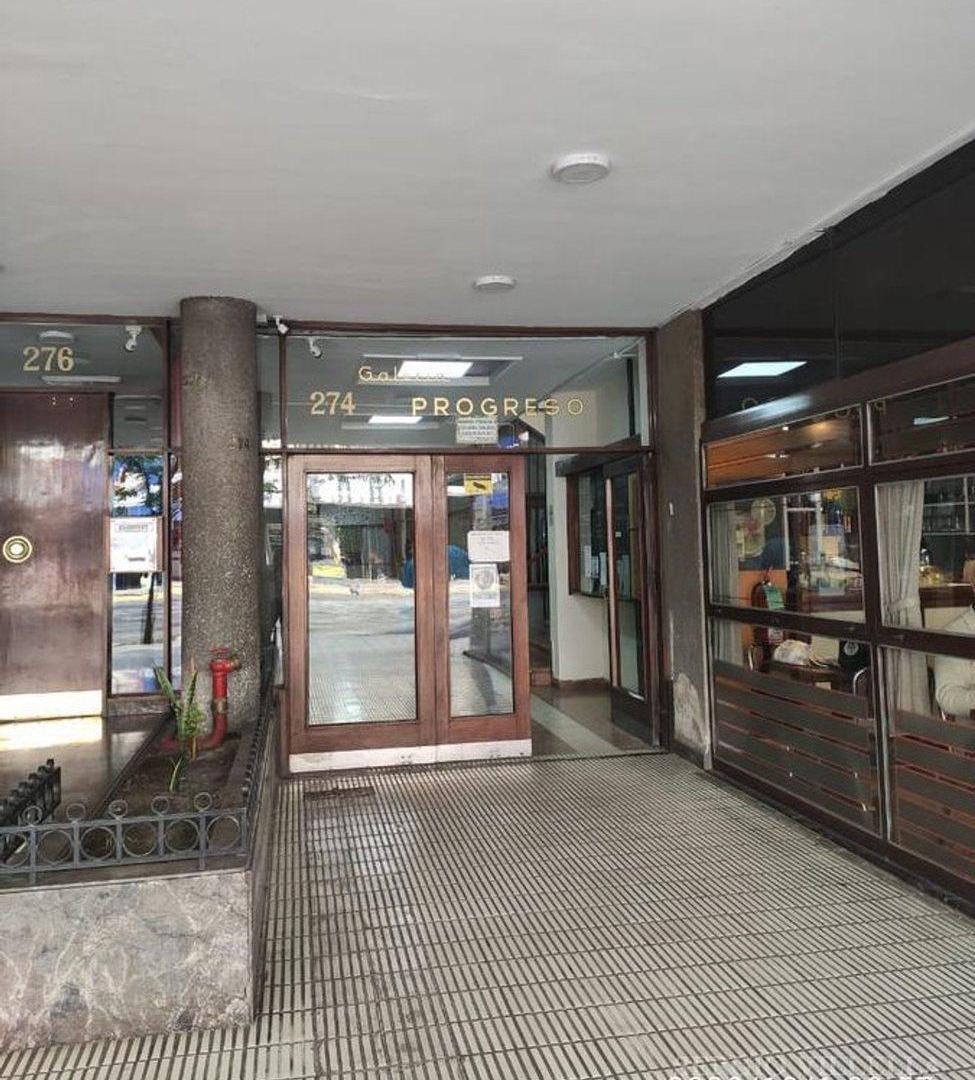 Foto de VENTA LOCAL/ OFICINA COMERCIAL BARRIO CENTRO, imagen 5