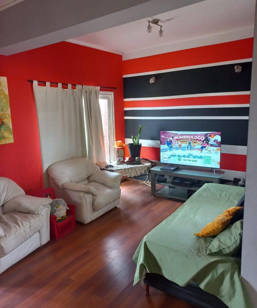 Foto de VENTA CASA 3 DORM. PILETA/QUINCHO SAN NICOLAS CBA, imagen 3