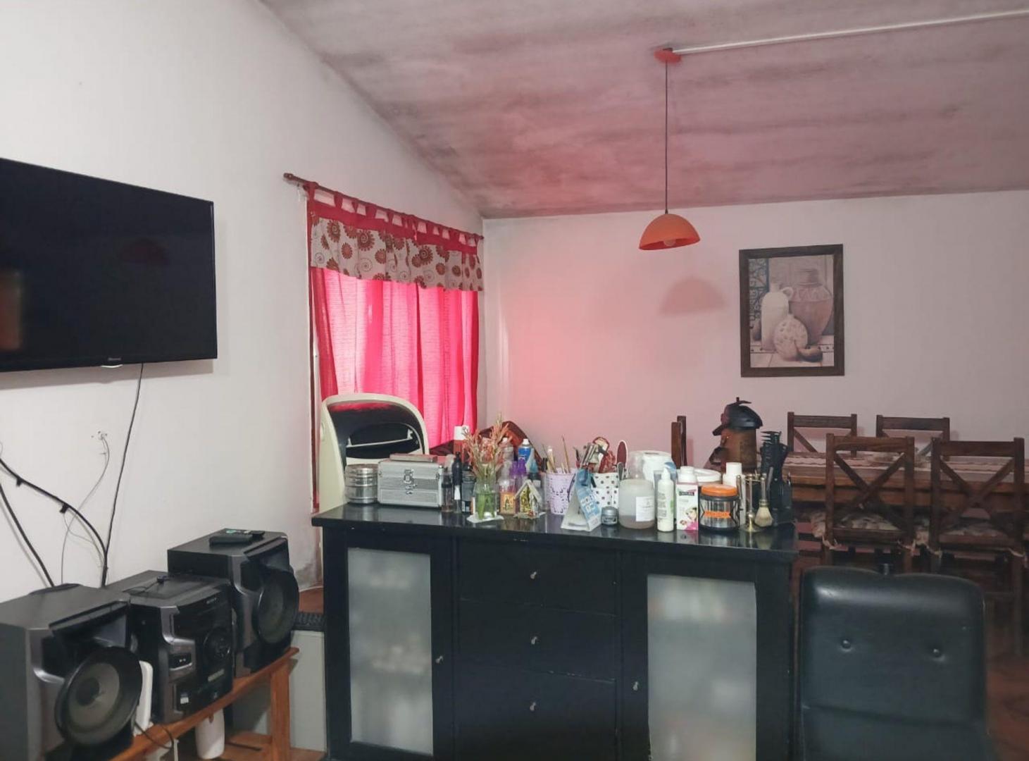 Foto de VENTA CASA ALTA GRACIA 2 DORM PATIO COCHERA, imagen 4