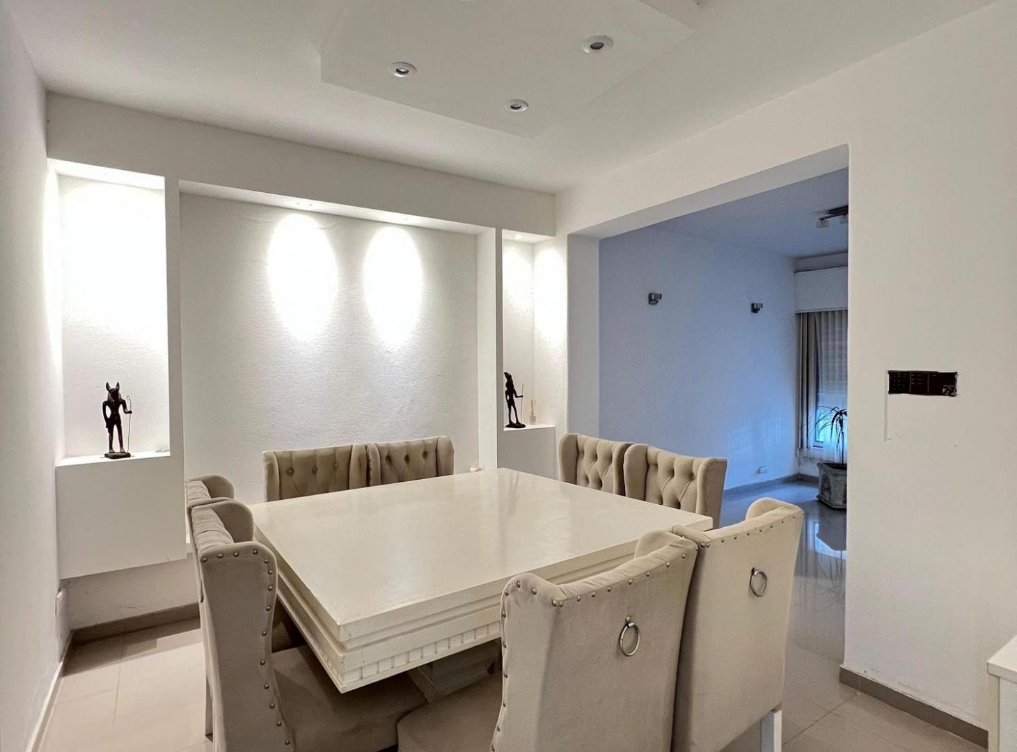 Foto de VENTA CASA 4 DORMITORIOS B° VILLA CABRERA CORDOBA, imagen 2
