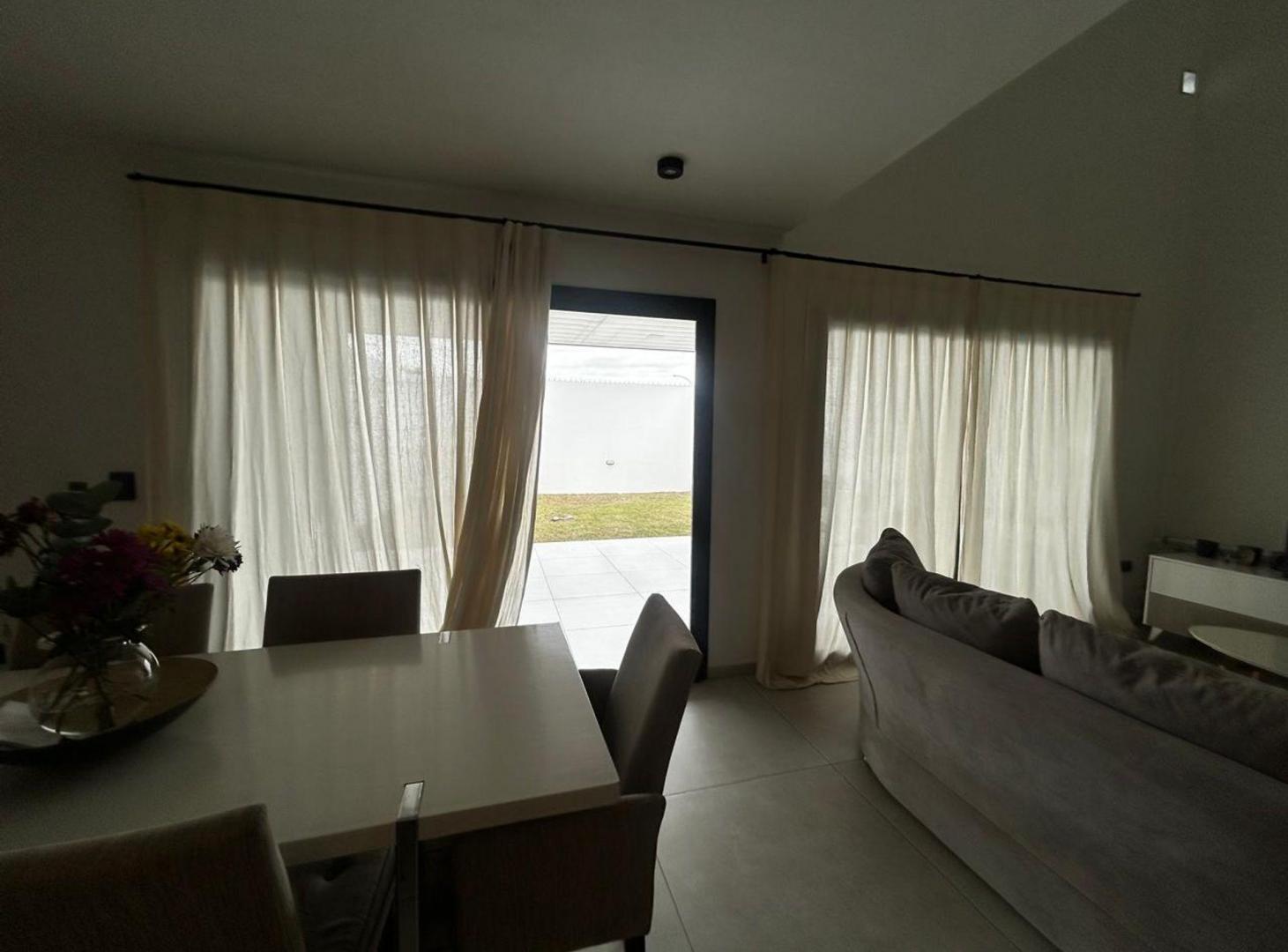 Foto de VENTA DUPLEX 2 DORMITORIOS COMARCA DE ALLENDE CBA, imagen 2