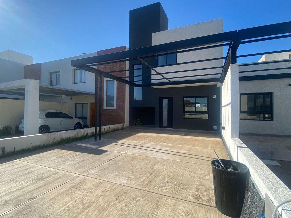 Foto de Se vende dúplex 3 dormitorios en docta, imagen 2