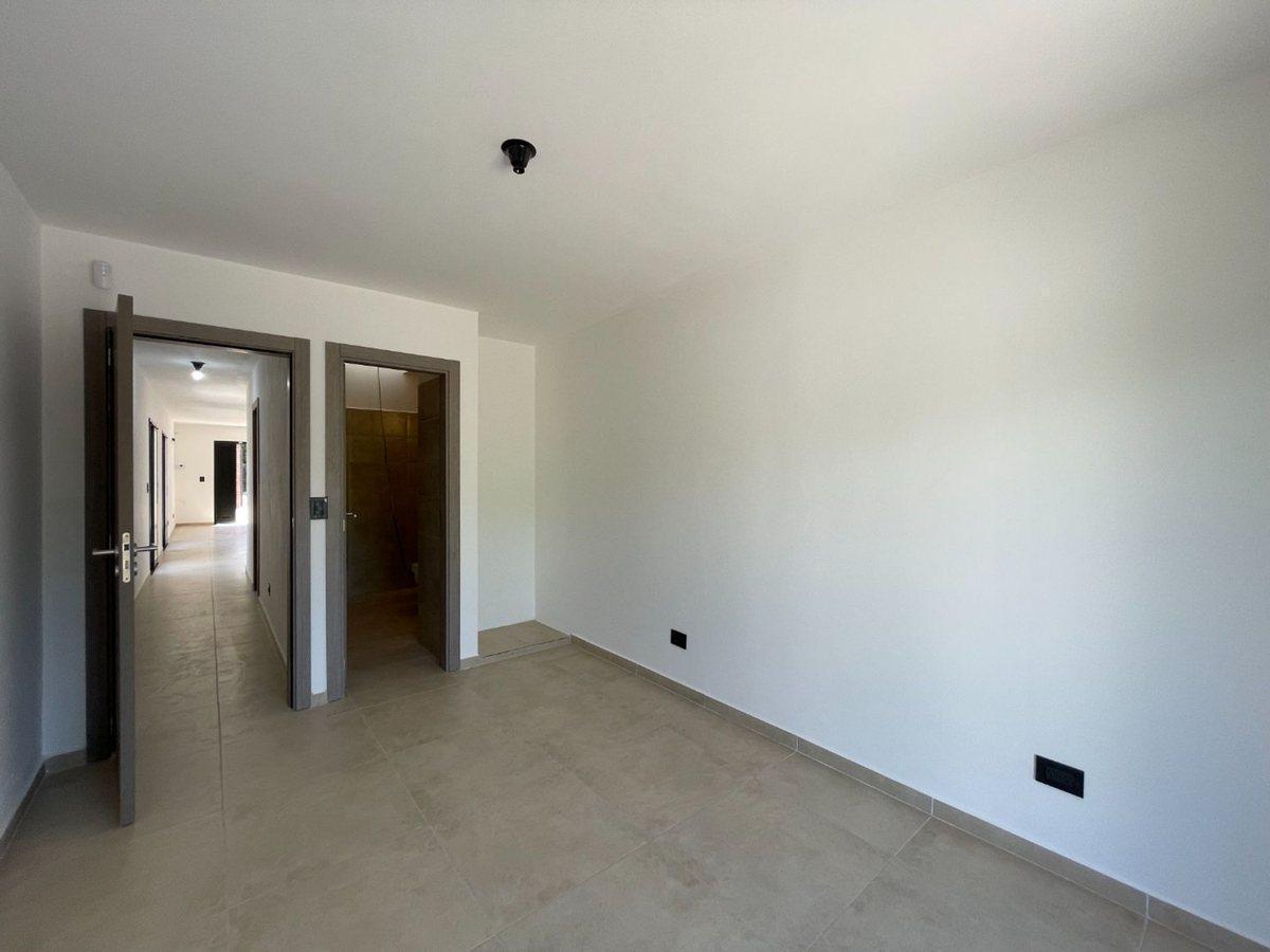 Foto de VENTA DUPLEX VILLA ALLENDE 3 DORM PB A ESTRENAR, imagen 4