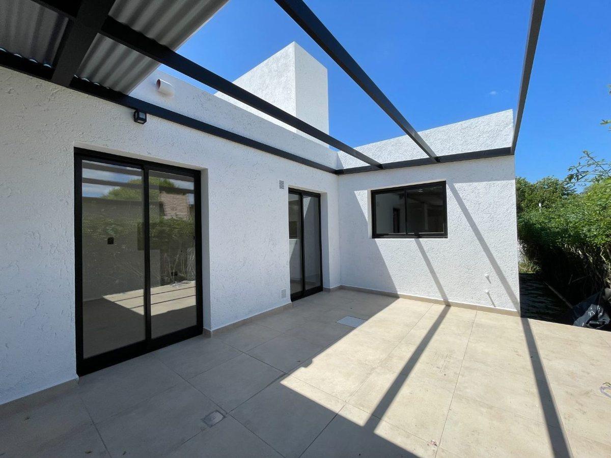 Foto de VENTA DUPLEX VILLA ALLENDE 3 DORM PB A ESTRENAR, imagen 1