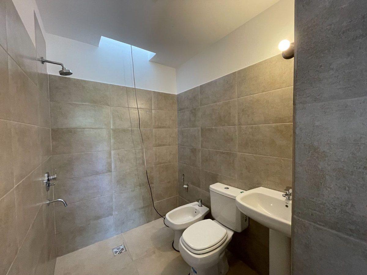 Foto de VENTA DUPLEX VILLA ALLENDE 3 DORM PB A ESTRENAR, imagen 2