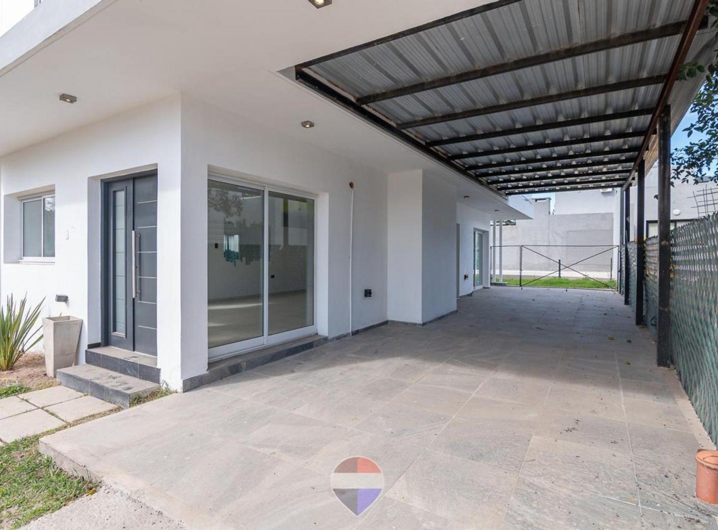 Foto de VENTA CASA 3 DORM C/PILETA VILLA CATALINA CORDOBA, imagen 4