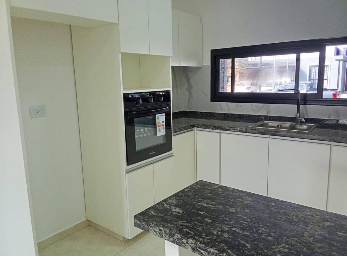 Foto de VENTA DUPLEX 2 DORM VILLA ALLENDE BARRIO NORTE CBA, imagen 3