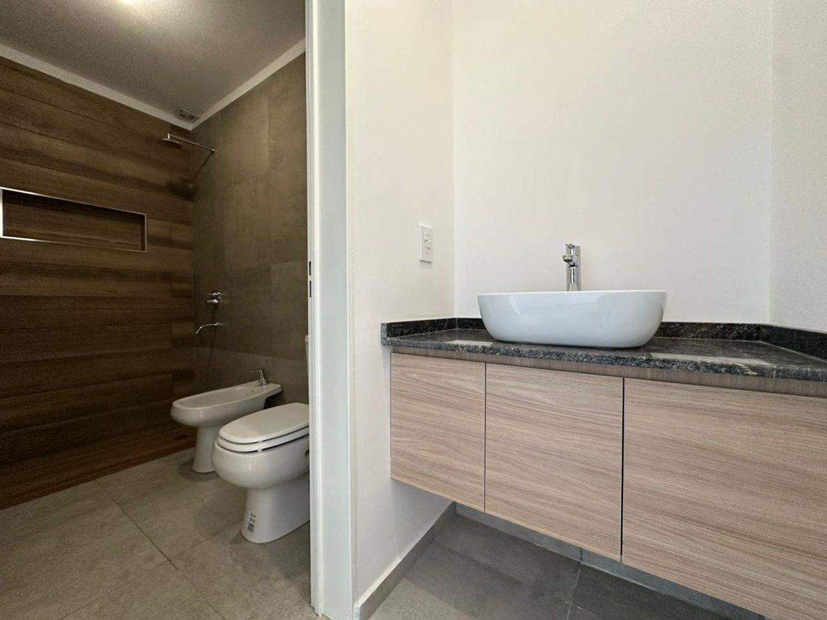 Foto de VENTA DUPLEX DOS DORMITORIOS ETAPA 4 DE DOCTA, imagen 4