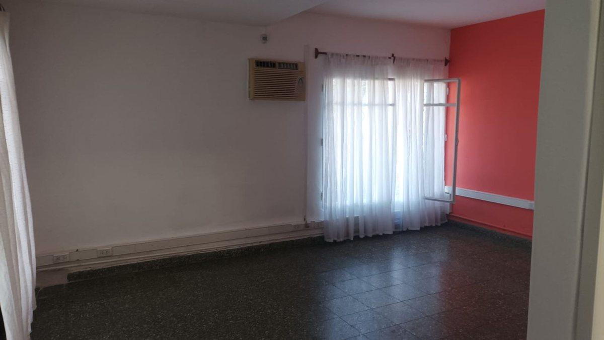 Foto de VENTA CASA 3 DORMITORIOS + DPTO BARRIO MARECHAL, imagen 4