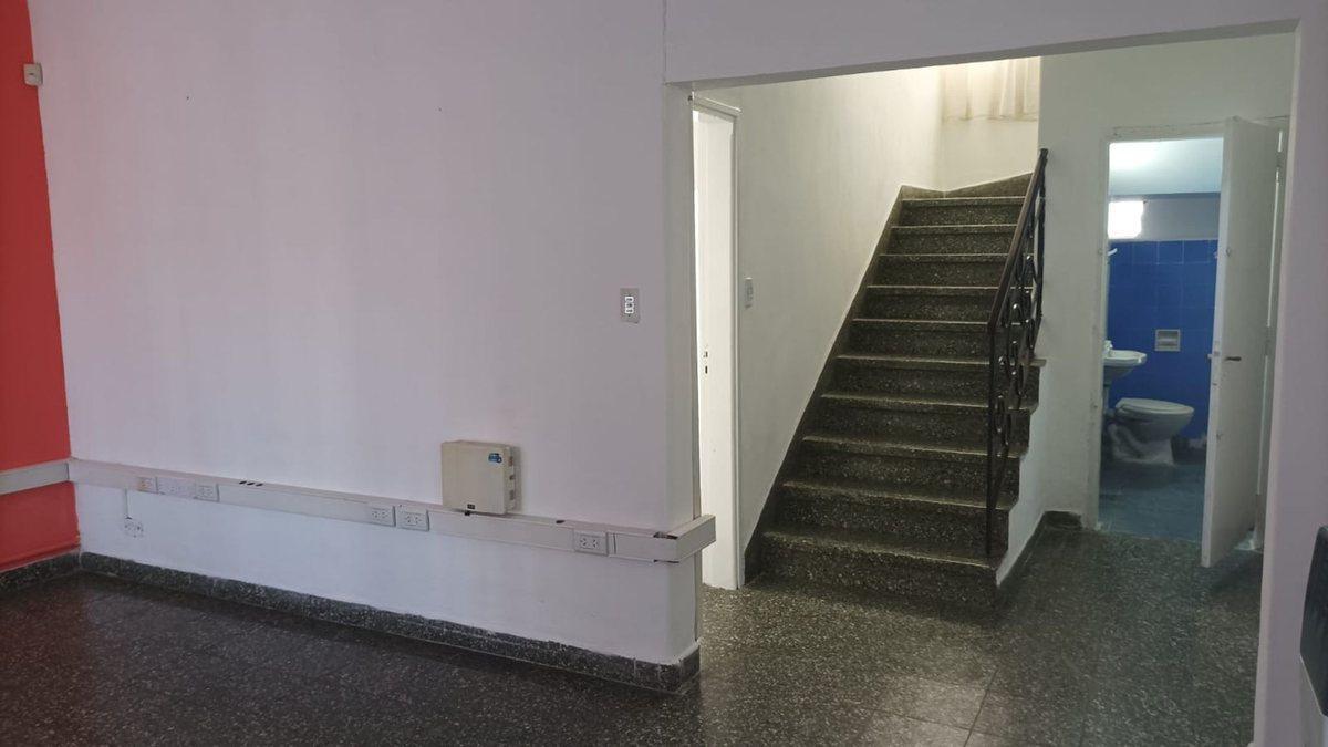 Foto de VENTA CASA 3 DORMITORIOS + DPTO BARRIO MARECHAL, imagen 3