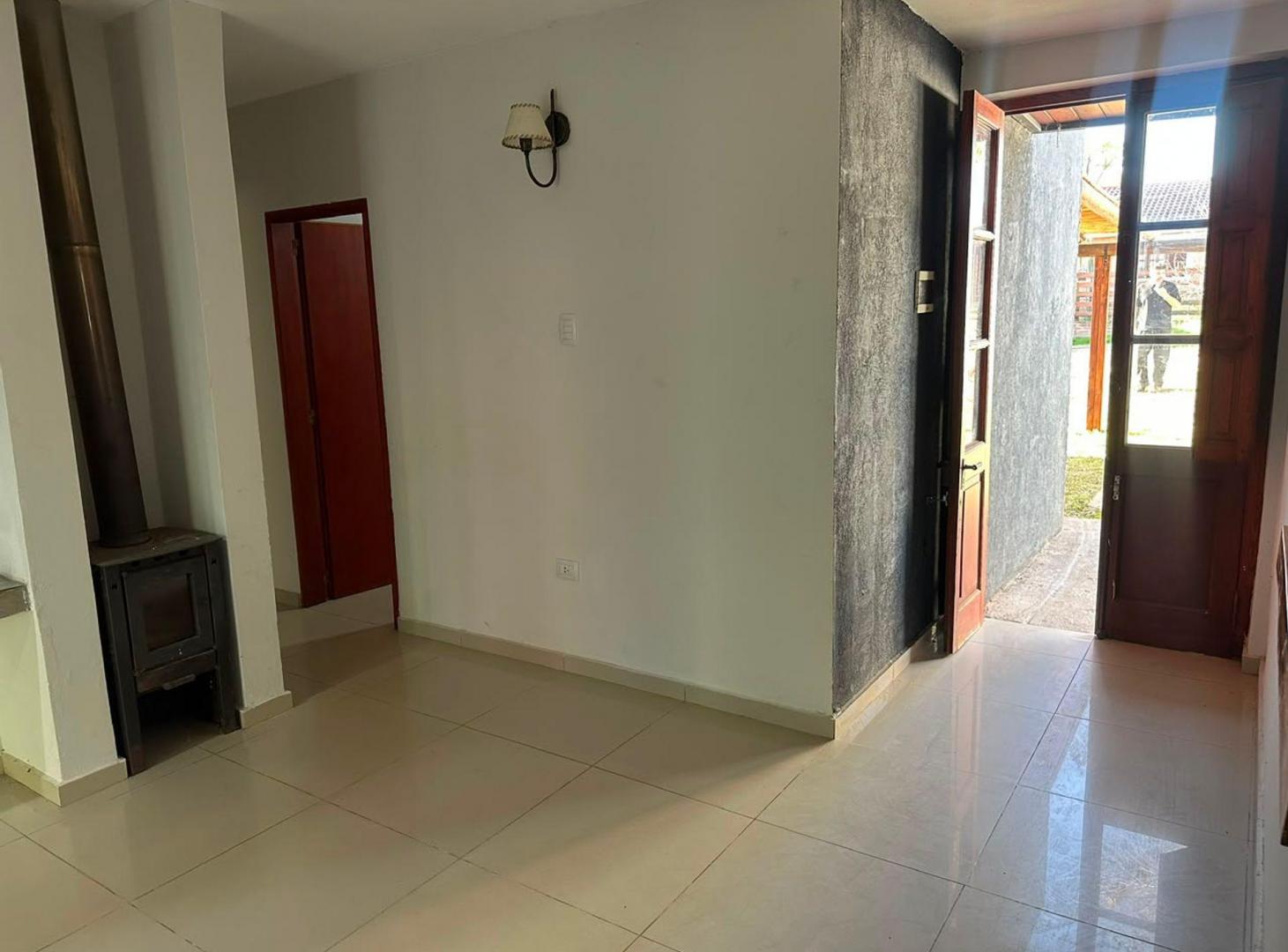 Foto de VENTA CASA 2 DORM PILETA Y QUINCHO SALSIPUEDES CBA, imagen 2