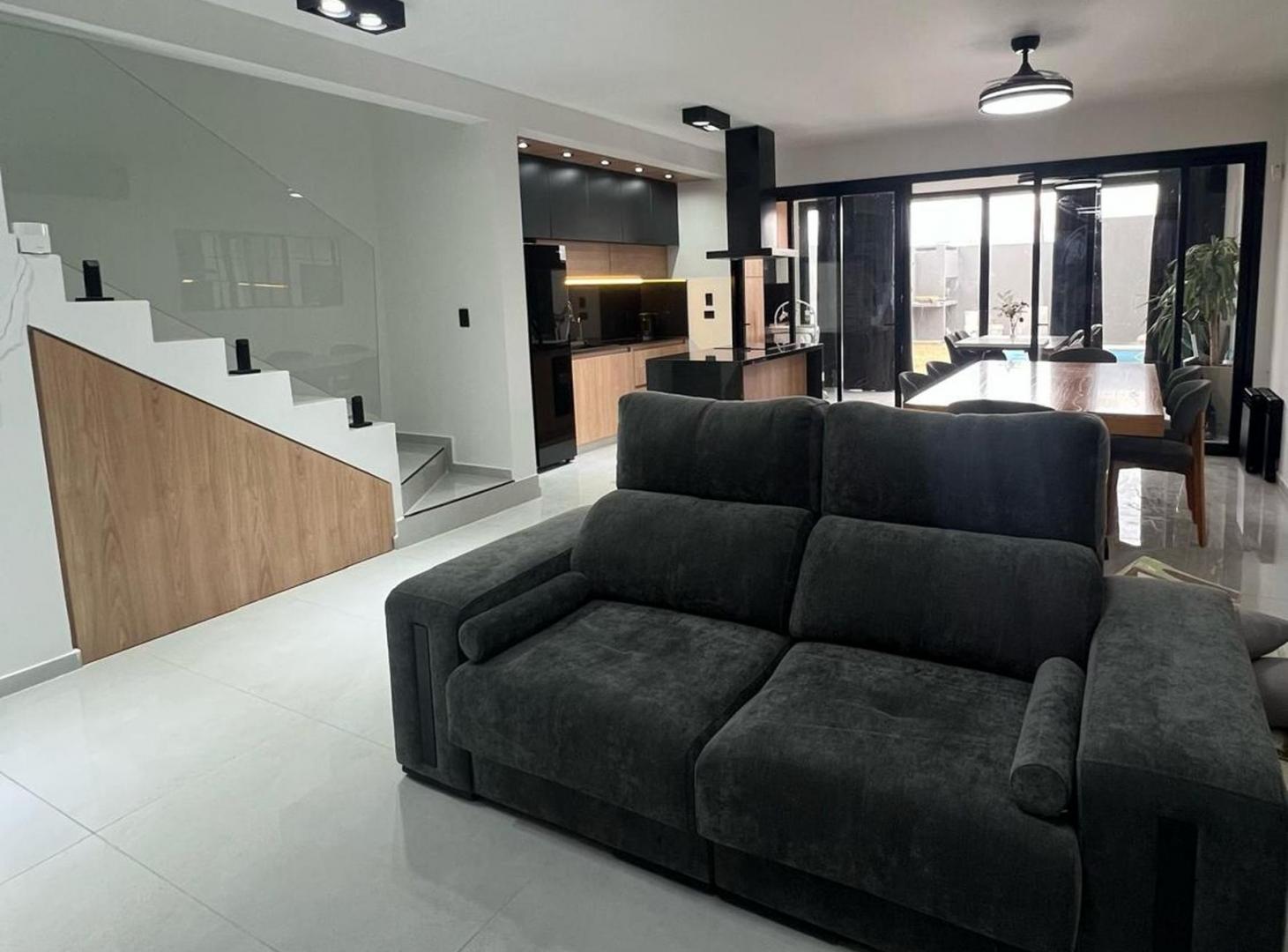 Foto de VENTA CASA 3 DORMITORIOS PREMIUN DOCTA CÓRDOBA, imagen 2