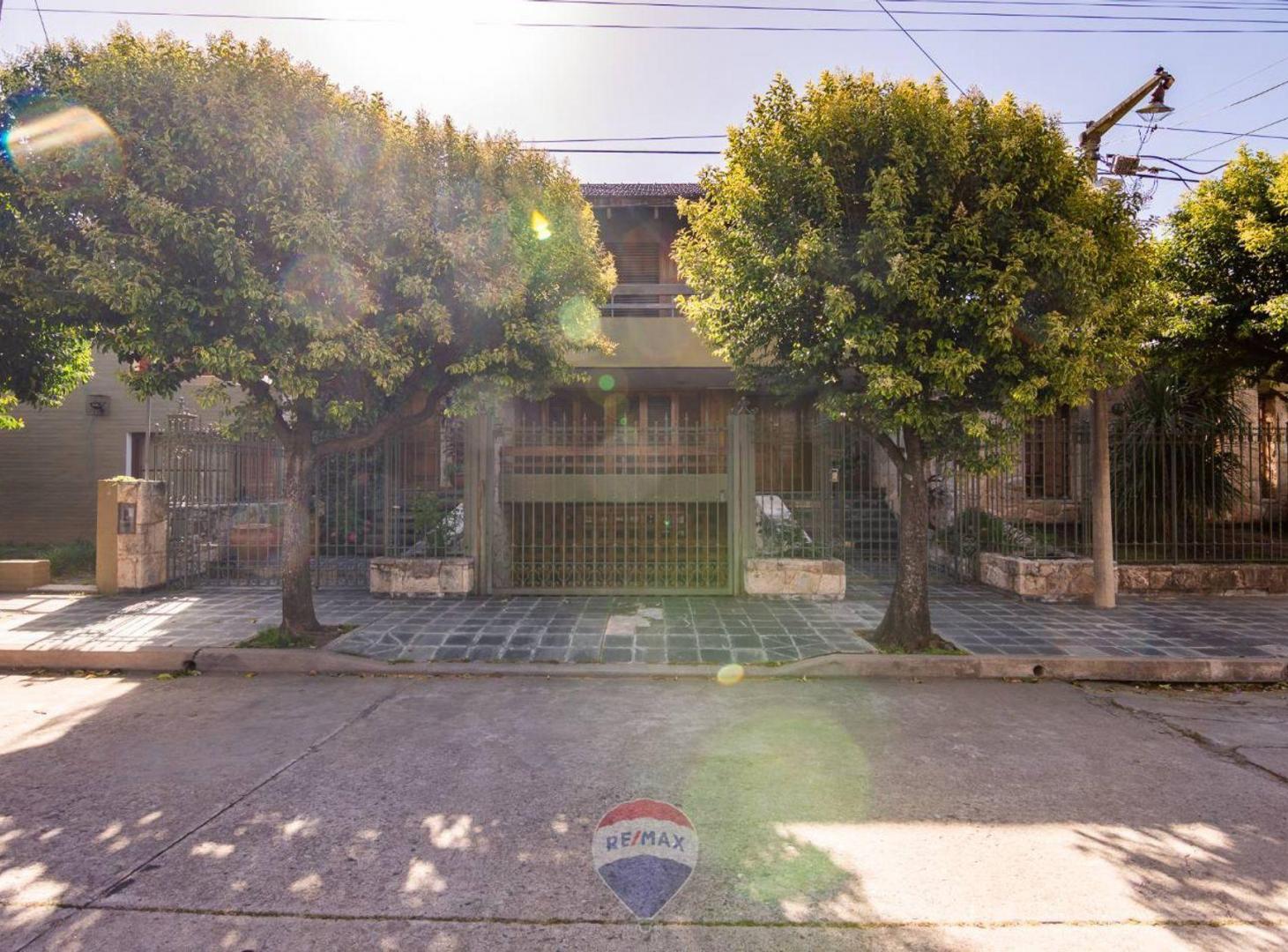 Foto de CASA VENTA 5 DORM.DEPTO.PILETA B°PARQUE HORIZONTE, imagen 4
