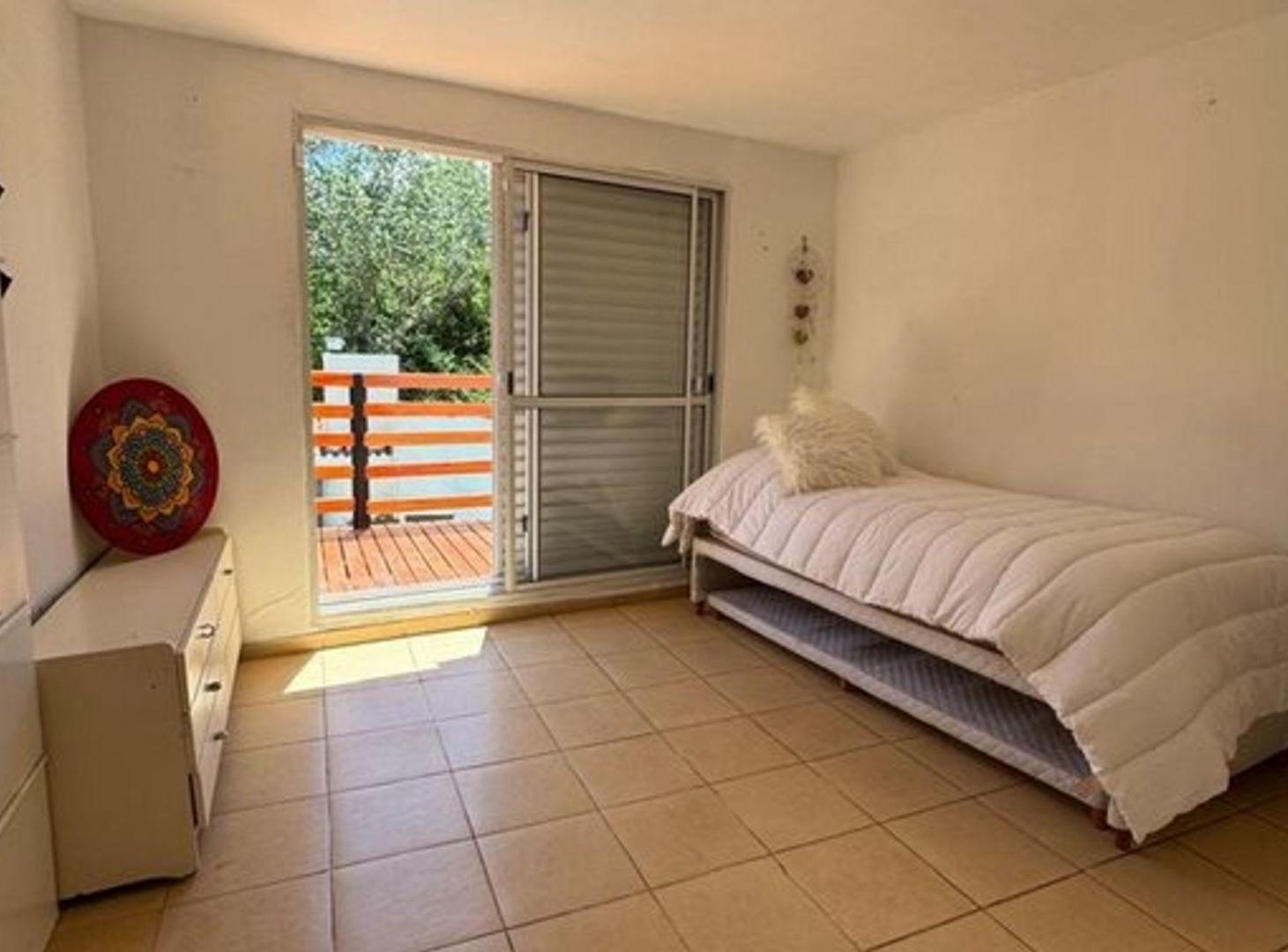 Foto de VENTA 2 CASAS C/ PILETA Y QUINCHO, CARLOS PAZ, CBA, imagen 3