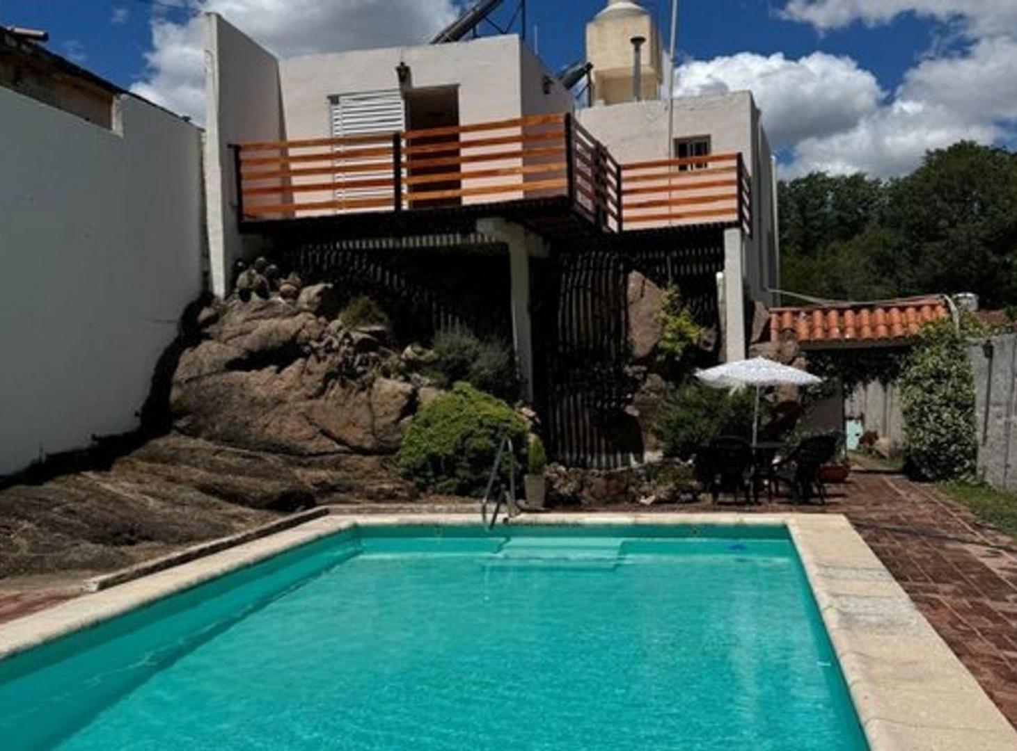 Foto de VENTA 2 CASAS C/ PILETA Y QUINCHO, CARLOS PAZ, CBA, imagen 4