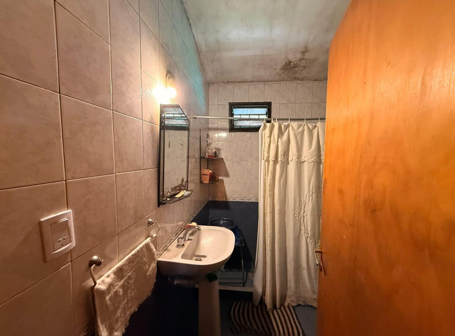 Foto de VENTA CASA + GALPON C/PILETA ZONA SUR CÓRDOBA, imagen 3
