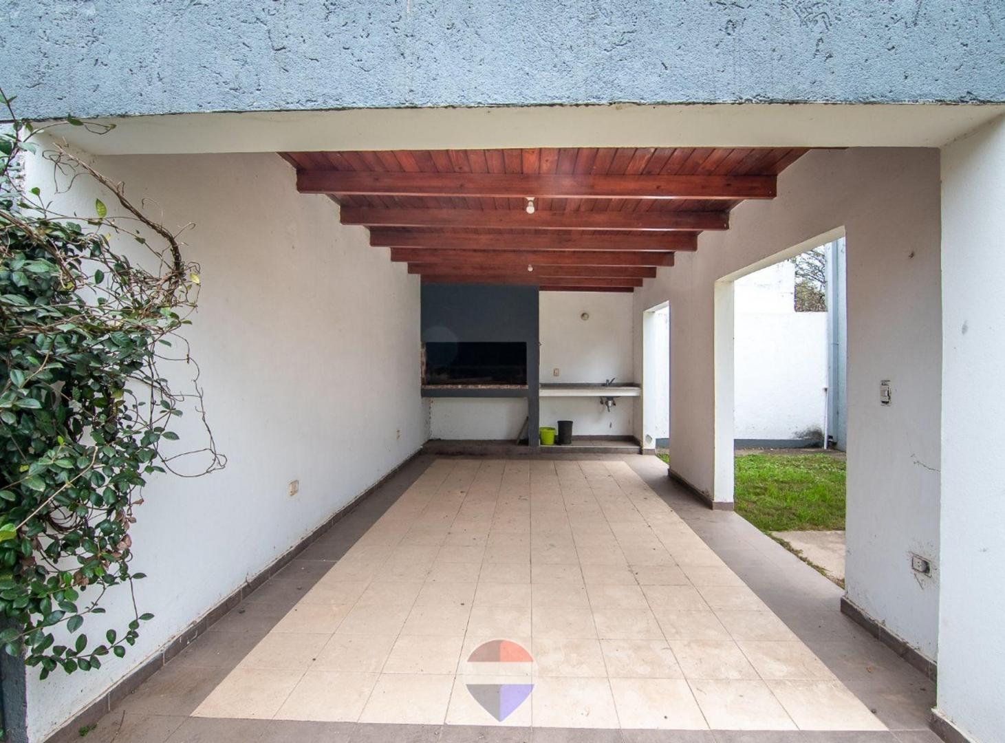 Foto de VENTA DUPLEX 3 DORM LOMAS SUR, VILLA ALLENDE, CBA, imagen 1