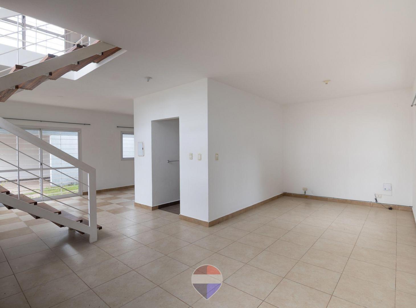 Foto de VENTA DUPLEX 3 DORM LOMAS SUR, VILLA ALLENDE, CBA, imagen 2