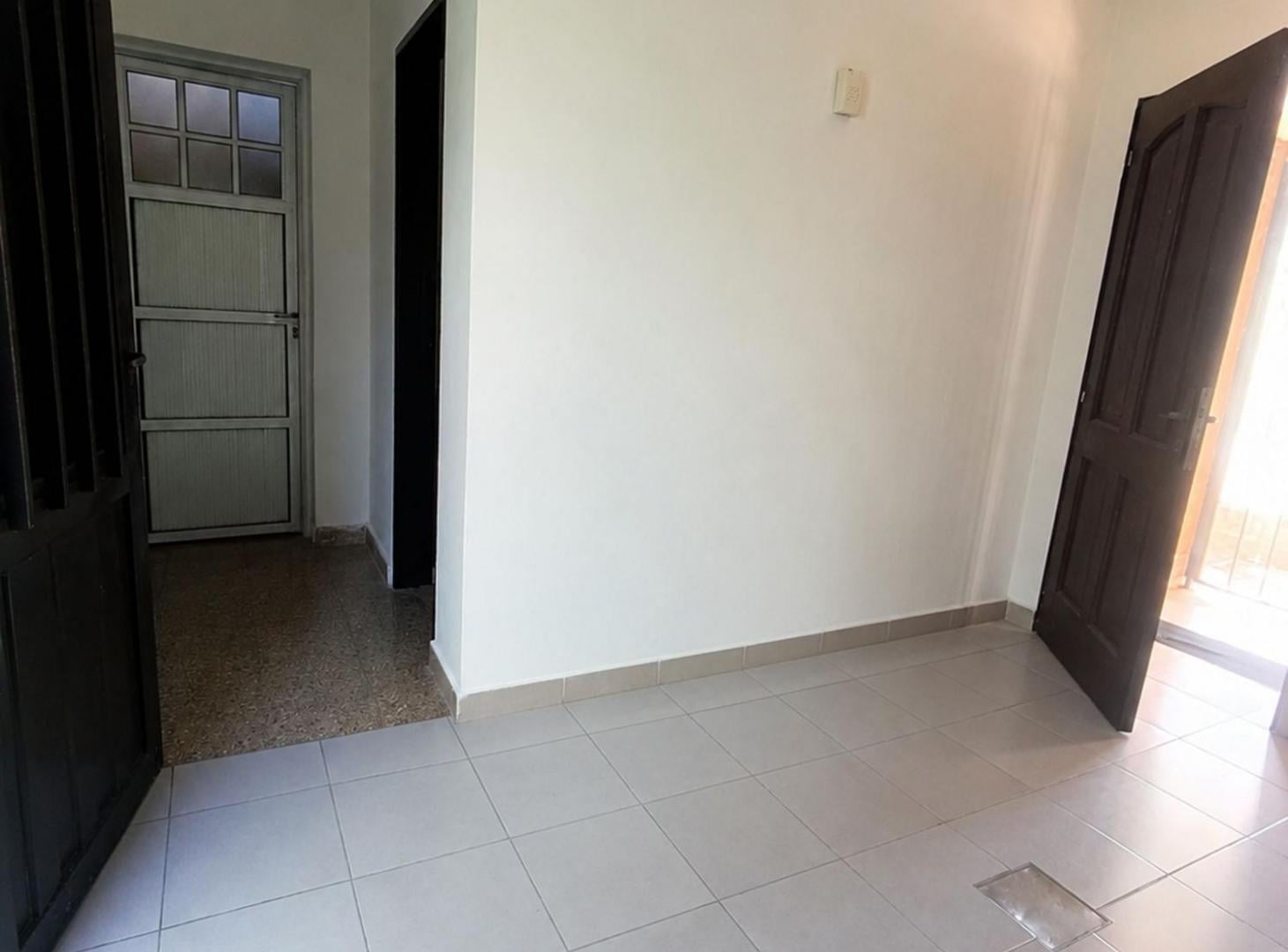 Foto de VENTA CASA CON GALPÓN B° MÁRQUEZ. CORDOBA, imagen 3