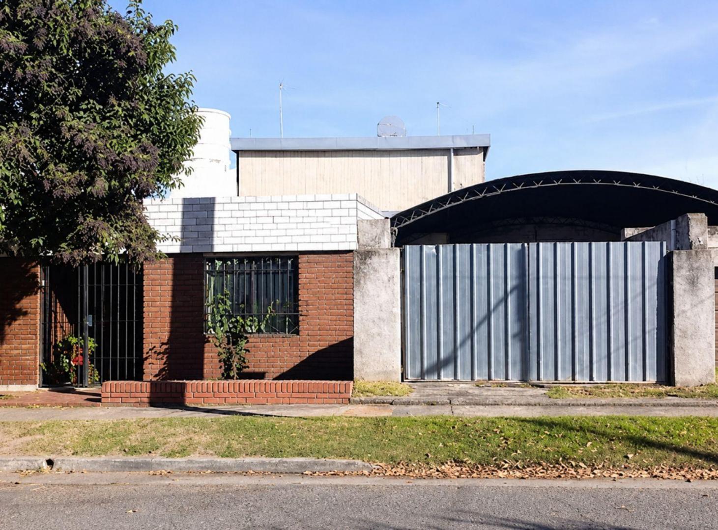Foto de VENTA CASA CON GALPÓN B° MÁRQUEZ. CORDOBA, imagen 1