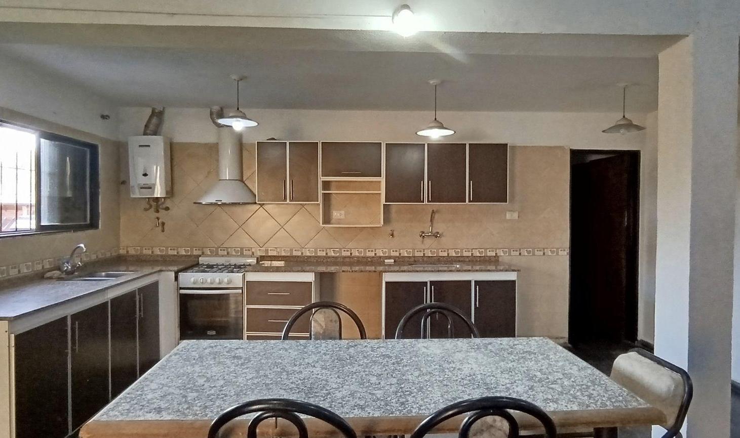 Foto de VENTA CASA 4 DORMITORIOS PILETA ICHO CRUZ CÓRDOBA, imagen 3