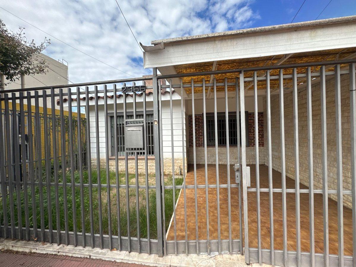 Foto de Venta casa 3 dormitorios Altos de General Paz Cba, imagen 1